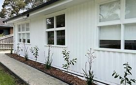 Pet Friendly, Family Home Close To Town